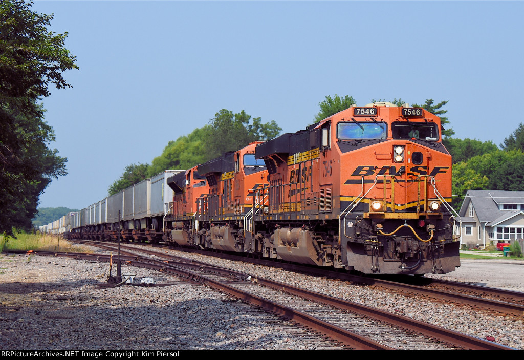 BNSF 7546